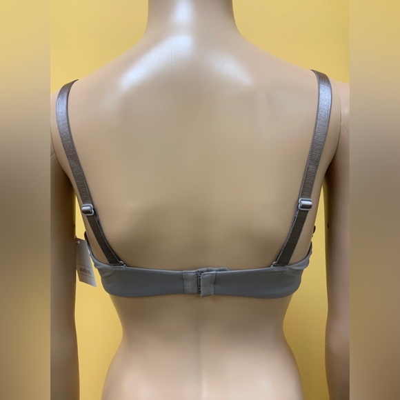 Auden - Picture 2 of 2